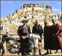 Taking a break on Ladakh-Motorcycling